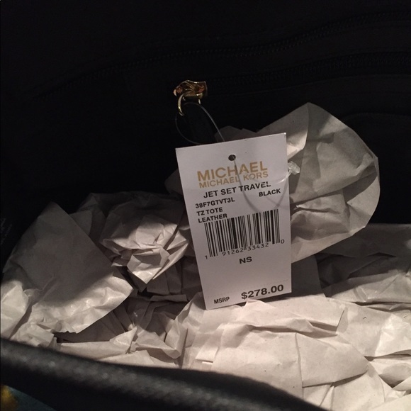 Michael Kors Leather Jet Set Tote - Picture 5 of 6